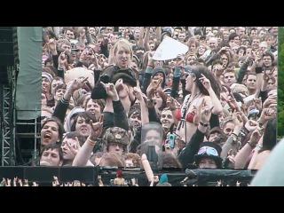 how cool to show your boobs at the festival