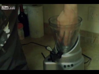 idiot stuck his hand in a blender (18)